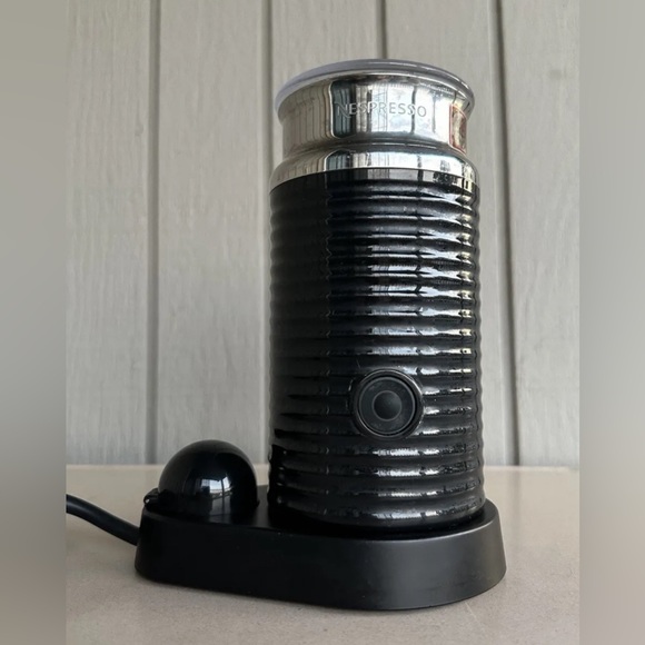 Brand New, Nespresso Aeroccino 3 Milk Frother Black 3194 - Picture 6 of 10